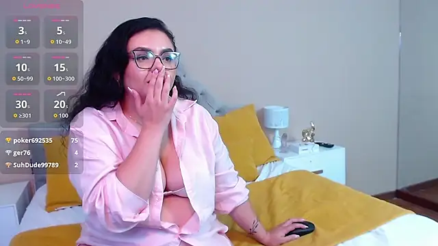 AlmaraRouge live XXX chat