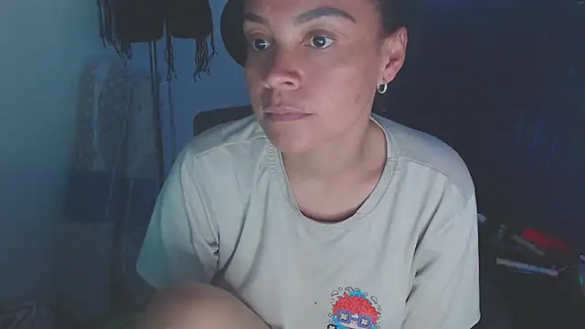 Chat +18 de shayna_cute ao vivo