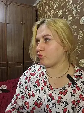 Онлайн чат XXX LianaJu