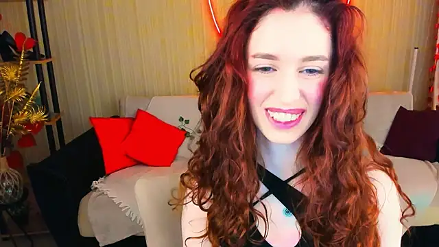 ChristinaConteeree: онлайн-секс-чат