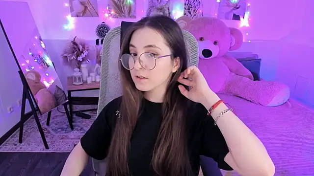 VirtuallVoyantのライブXXXチャット