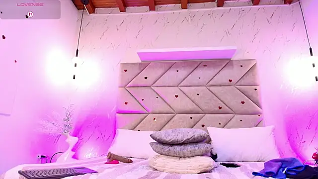 CaroSainz Adlı Modelin Canlı XXX Sohbeti