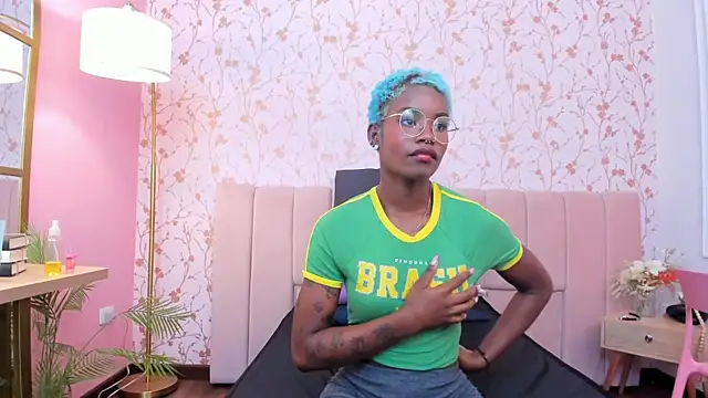 Show modela amber-hill na web-kameri