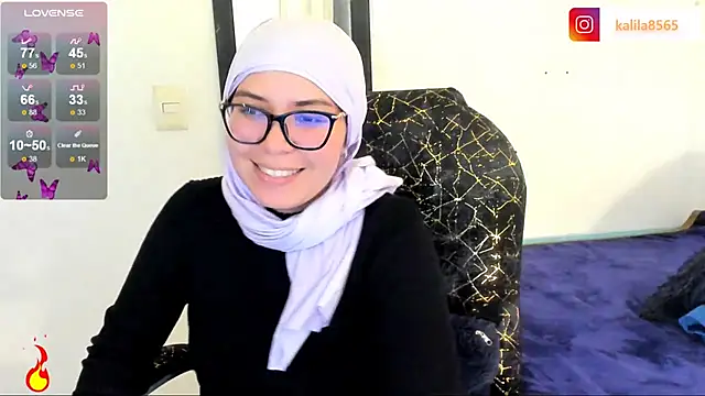 MatchedEyebrow's Live XXX Chat