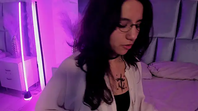 HollyPeach Chat XXX in diretta