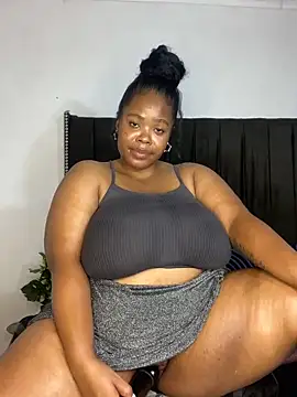 LunaCovenn: онлайн-секс-чат