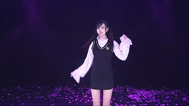 LuckyGirl-999 Pertunjukan Webcam