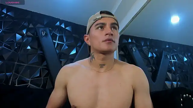 دردشة LiamDeep الجنسية المباشرة