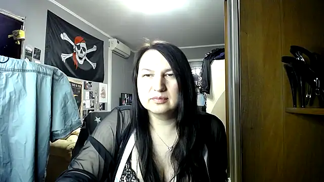 EvaBeautyXx Adlı Modelin Canlı XXX Sohbeti