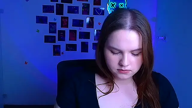 Kitty_Mia_Kitty Adlı Modelin Canlı XXX Sohbeti