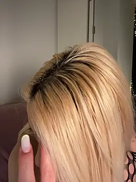 EllaCharm_ 现场XXX聊天