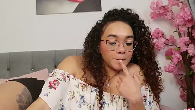 Taylor_Tina – Live XXX-chat