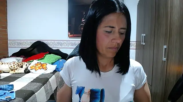 Chat XXX en directo de sharoon_cheerry