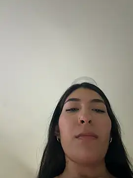 AshleyG_222 Adlı Modelin Canlı XXX Sohbeti