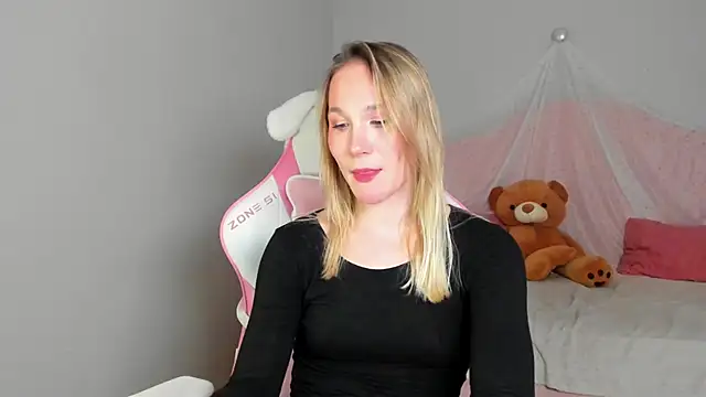 ElaraVoltage Chat XXX live