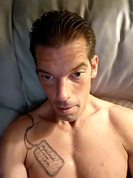 John19893 Live XXX-Chat