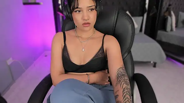 Živý XXX chat renee_shelby_