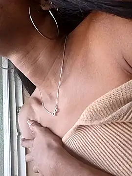 Jasmine_FullsShine's Live XXX Chat