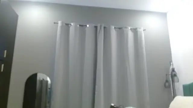 HazelSkyesChat: διαδικτυακό σόου στην κάμερα