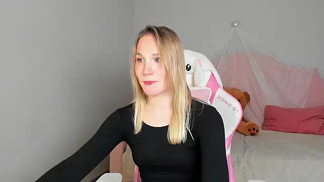 ElaraVoltage Chat XXX live