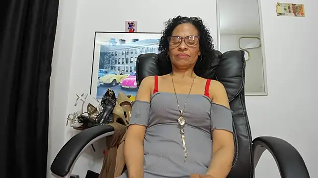 Aries_Mature Show Webcam