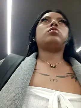 Chatroom XXX en direct de LunaHot_777