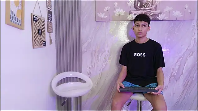 دردشة HORNY_PRETTY الجنسية المباشرة