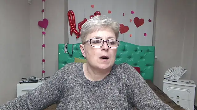 EmiliaGree's Live XXX Chat