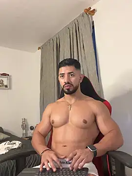 Ezzio_Scolaro Live XXX-chat