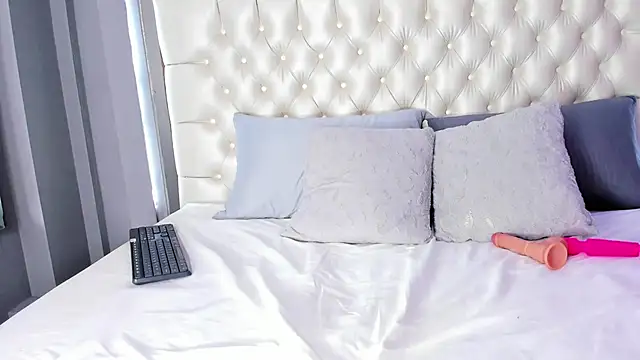 Chatroom XXX en direct de Cloy07