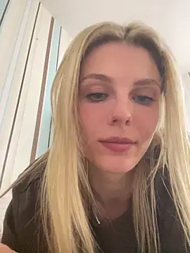 My_Hotgirl Adlı Modelin Canlı XXX Sohbeti