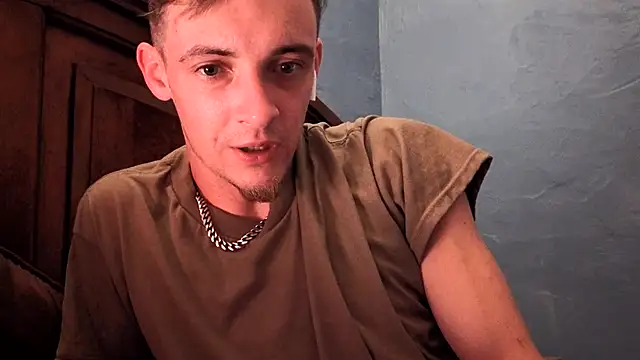 Ilovepussy1911 网络视讯表演