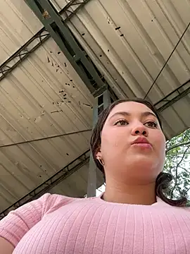 Chat XXX ao vivo de Mikaellaginx