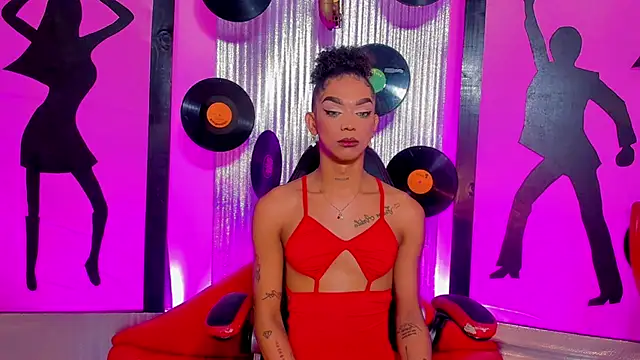 nickyminach_ Show Webcam