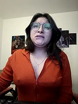 yessica_gomez01 Adlı Modelin Canlı XXX Sohbeti