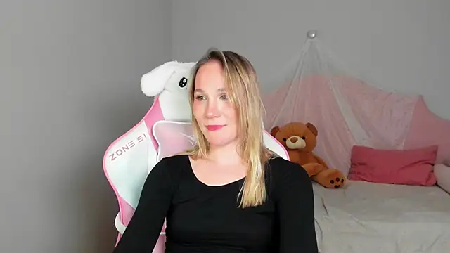 ElaraVoltage Live XXX Chat