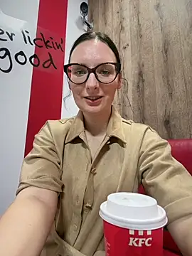 The_Snowwhitee's Live XXX Chat