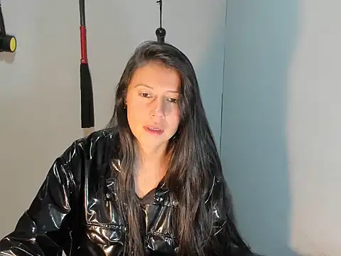 sandyquinnxx Adlı Modelin Canlı XXX Sohbeti