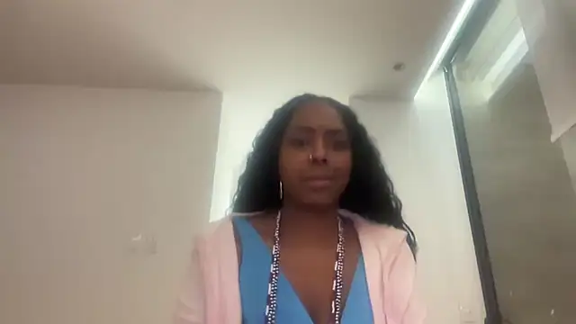 ChocolateCakeQueen's Live XXX Chat