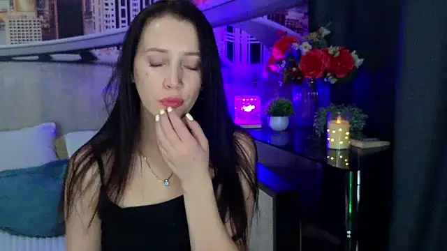 MonicaSweetx: онлайн-секс-чат