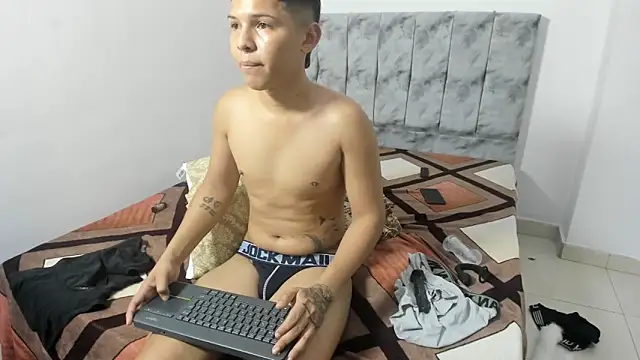 maykyboyx's Live XXX Chat