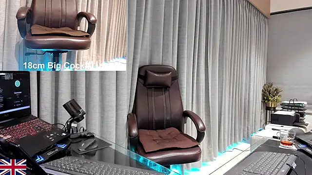 OnlineBossUK's Live XXX Chat