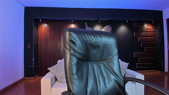 mily_Lopezn Webbikameraesitys