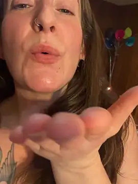 Mini_And_The_Bear's Webcam Show