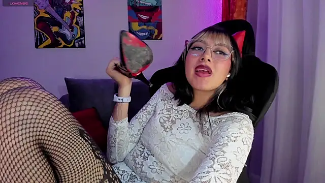 XXX chat uživo modela Daphne_Jhons