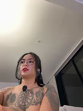 Živý XXX chat Rae_Lil_White