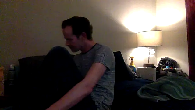 Mrkarizma: διαδικτυακό σόου στην κάμερα