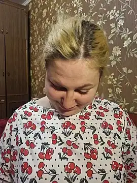 แชท XXX สดของ LianaJu