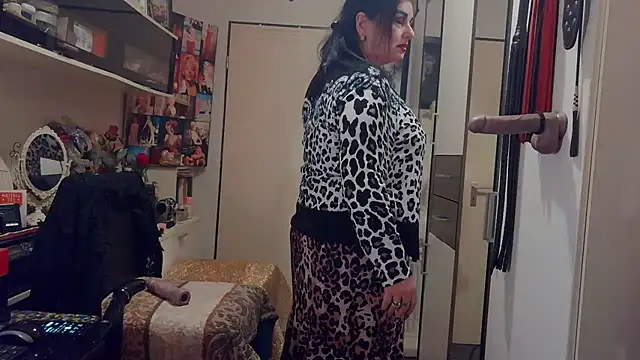 Онлайн чат XXX LadyMaxime511