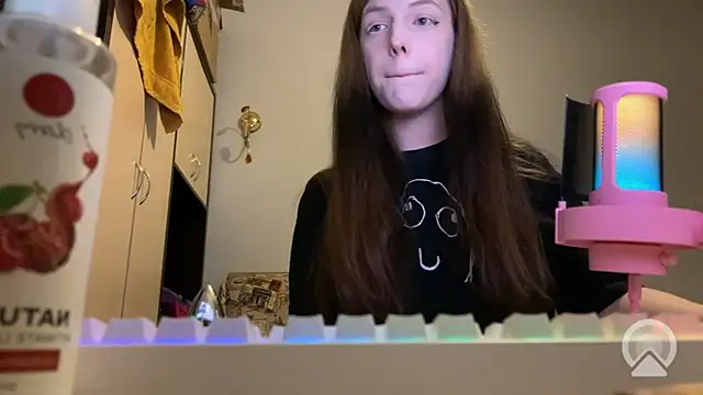 britneylovely 网络视讯表演